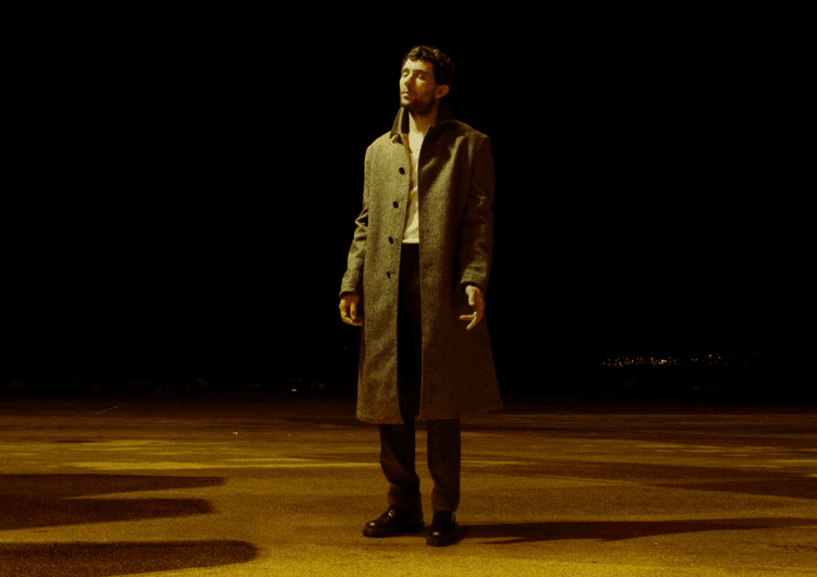 Experience plays from the National Theatre live in the cinema!